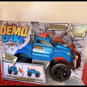 Amazing toy for boy or girls! Re-construction in just a click of a button!